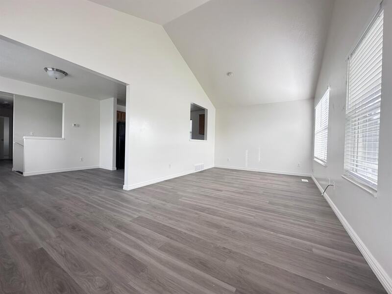 327 Nw - Photo 7 of 23