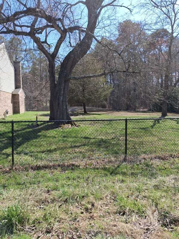 524 Larch Ave - Photo 2 of 7