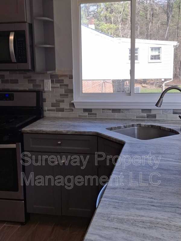 524 Larch Ave - Photo 4 of 7