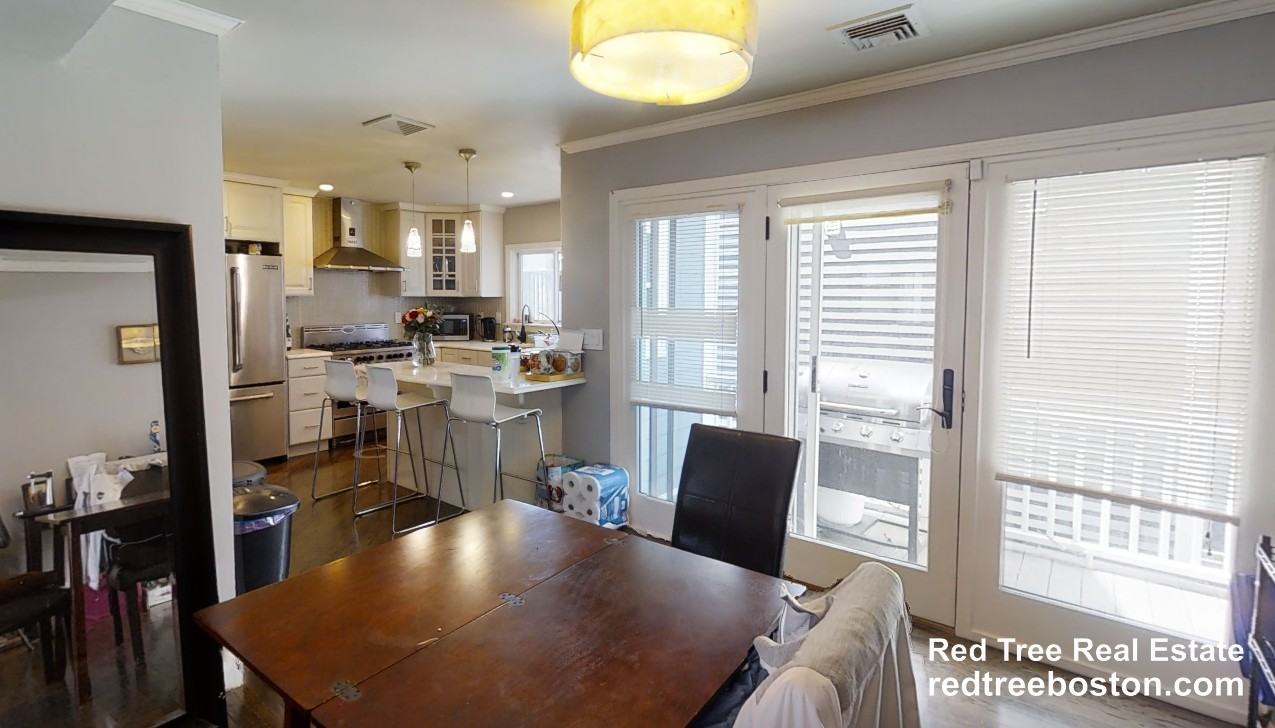 329 W 4th St - Photo 4 of 19