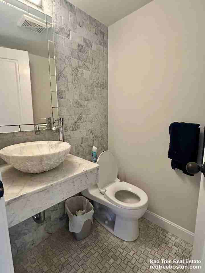 329 W 4th St - Photo 5 of 19