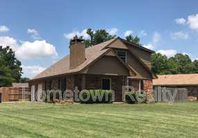 featured image of 1013 Kelly Park Rd