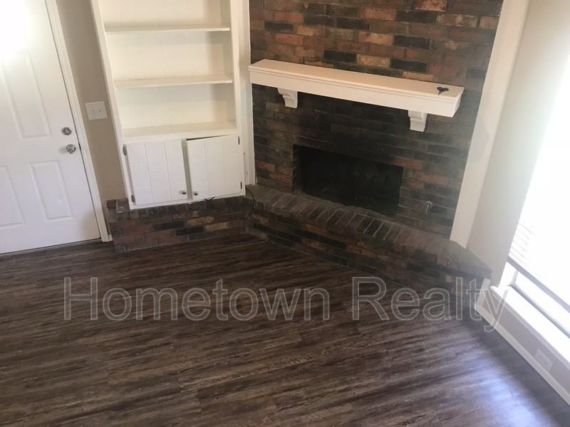 1013 Kelly Park Rd - Photo 5 of 24