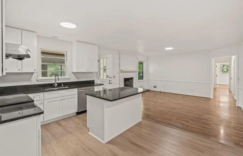 5227 Bush River Rd - Photo 3 of 9