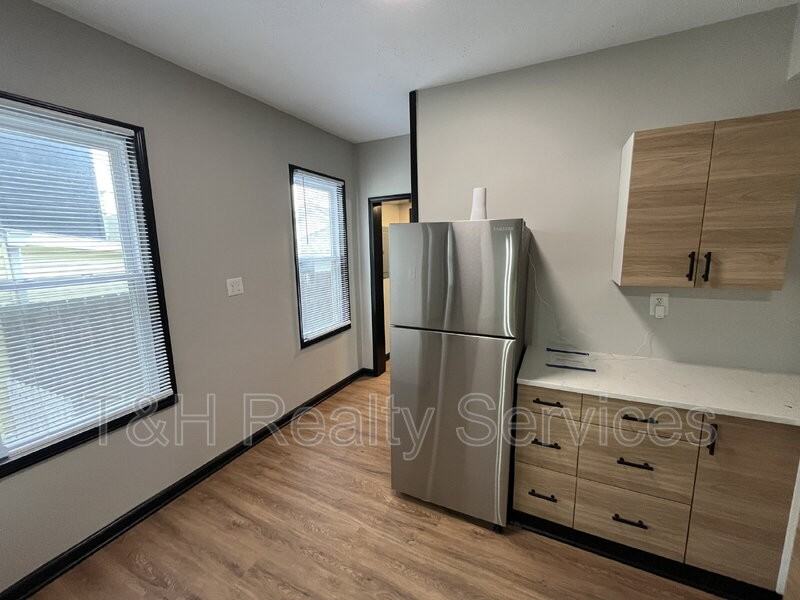 1407 S Alabama St - Photo 7 of 15