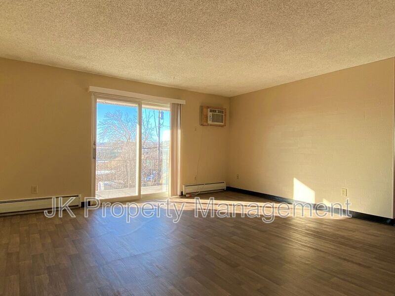 1122 1st Ave Sw #02 - Photo 2 of 10