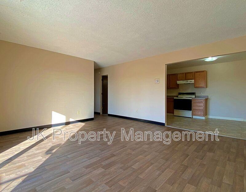 1122 1st Ave Sw #02 - Photo 4 of 10