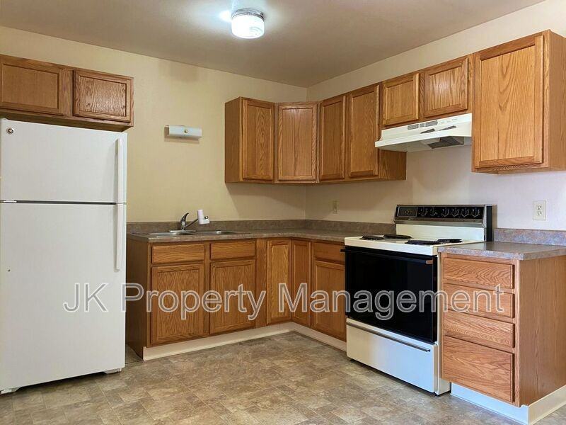 1122 1st Ave Sw #02 - Photo 5 of 10