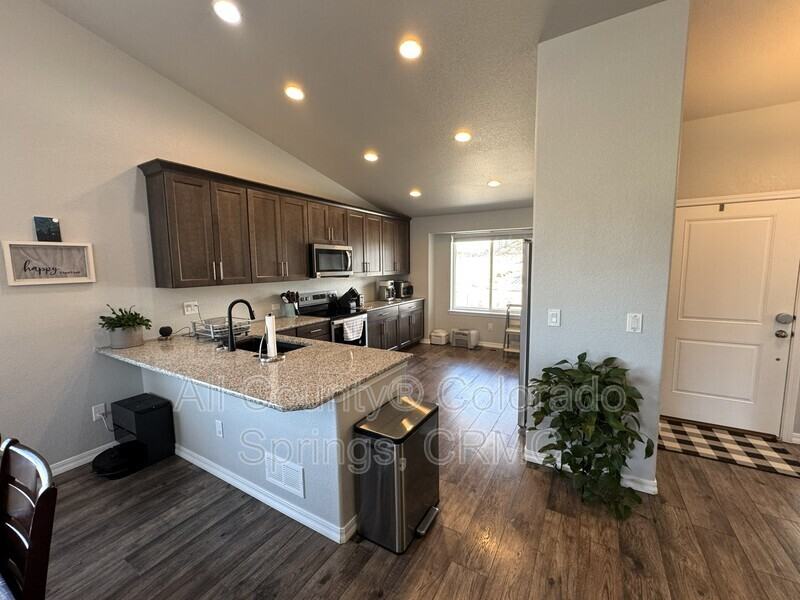 11086 Deer Feather Dr - Photo 3 of 31