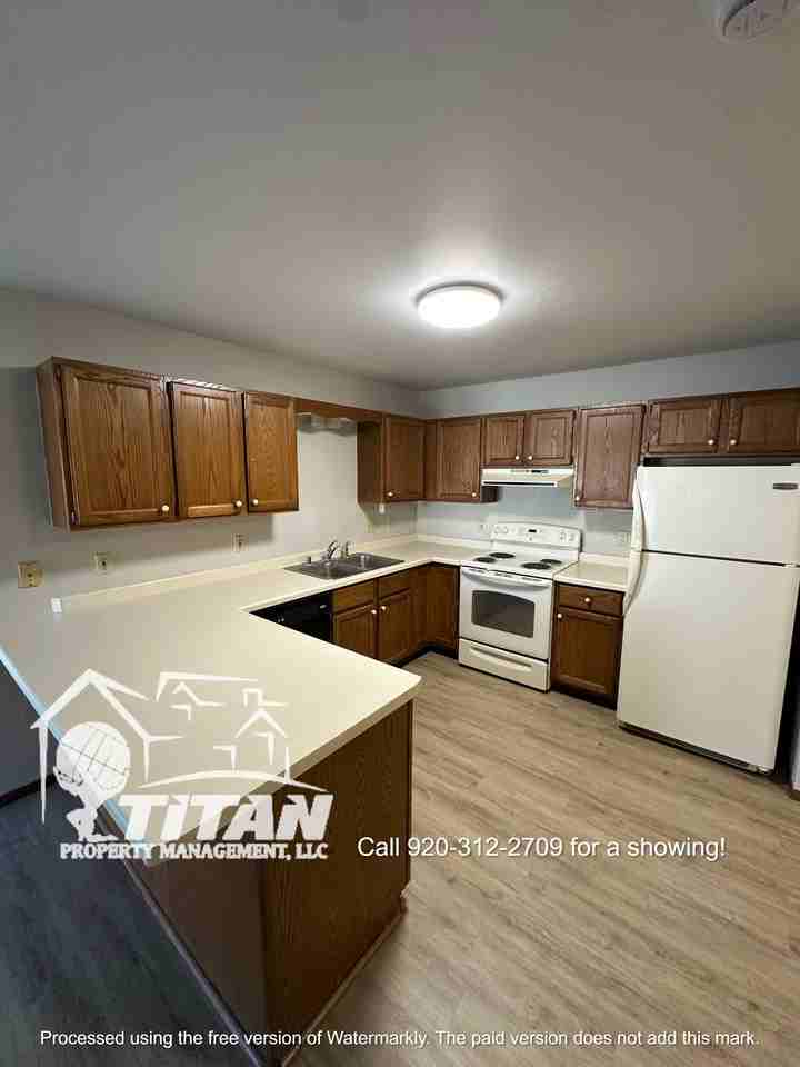 N7361 Spring St, Fond du lac - Photo 2 of 9