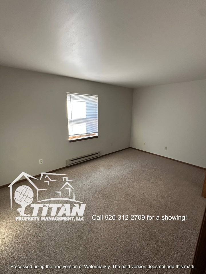 N7361 Spring St, Fond du lac - Photo 6 of 9