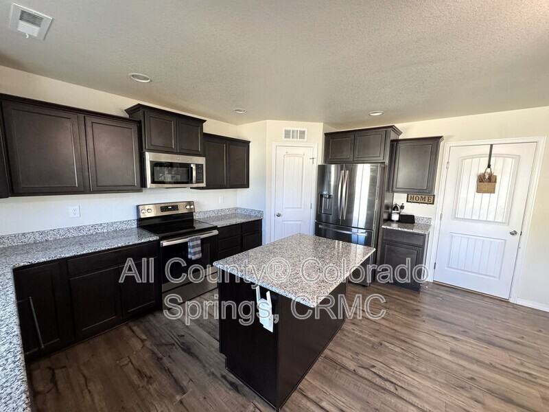 8145 Phyllite Dr - Photo 7 of 28