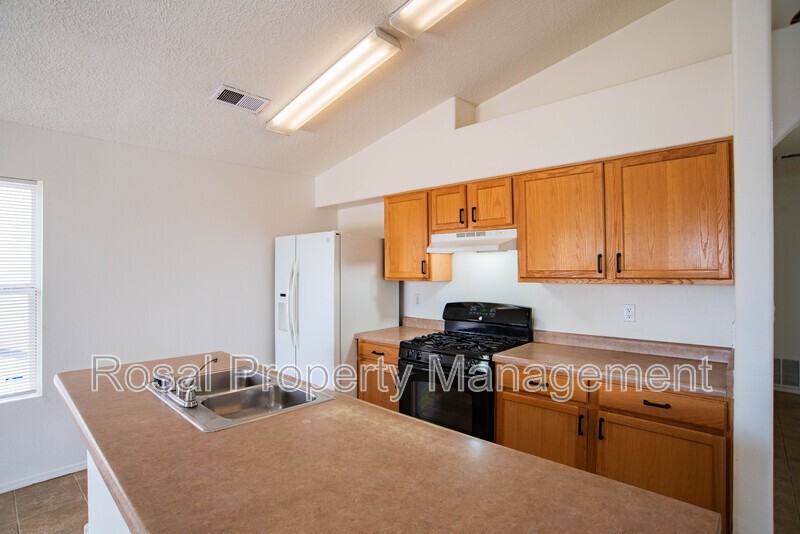 1900 Cielo Oeste Pl Nw - Photo 6 of 25