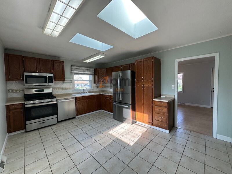 201 Couden Ave - Photo 6 of 21