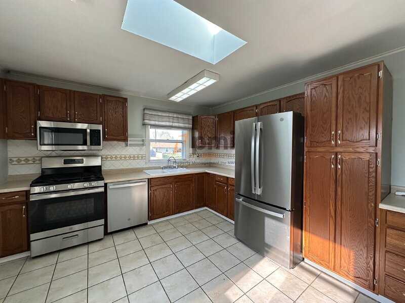 201 Couden Ave - Photo 7 of 21