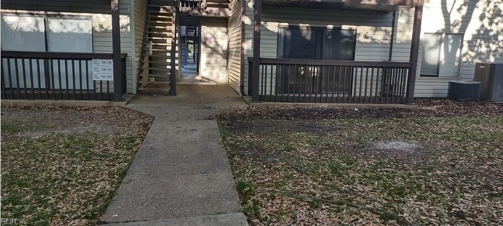 102 Wells Ct - Photo 2 of 9