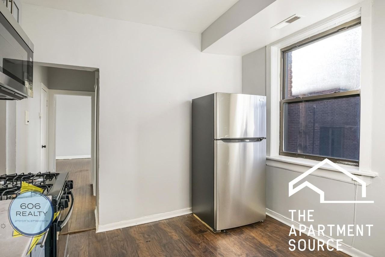 1022 E Hyde Park Blvd #1S - Photo 4 of 15