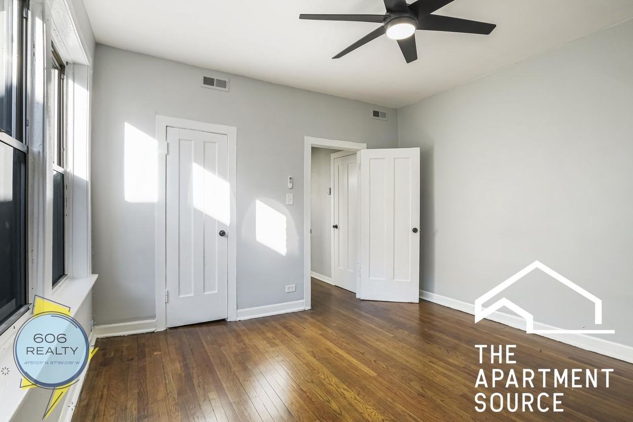 1022 E Hyde Park Blvd #1S - Photo 7 of 15