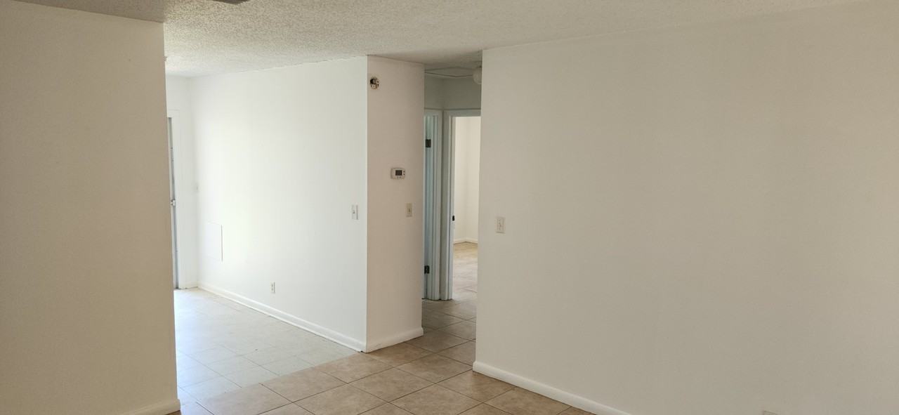 Oleander Drive, 407 - Photo 4 of 9