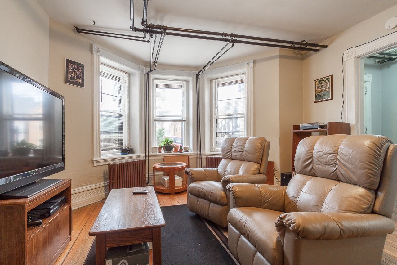 313 East Mifflin Street - Photo 3 of 13