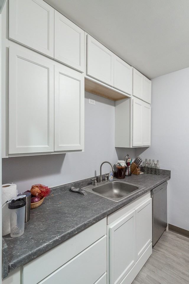 313 East Mifflin Street - Photo 5 of 13