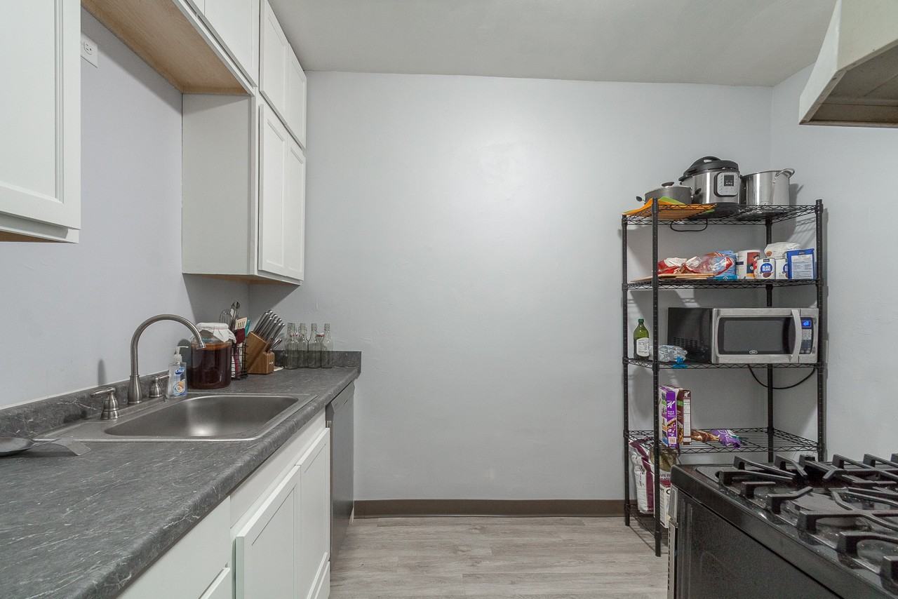 313 East Mifflin Street - Photo 6 of 13