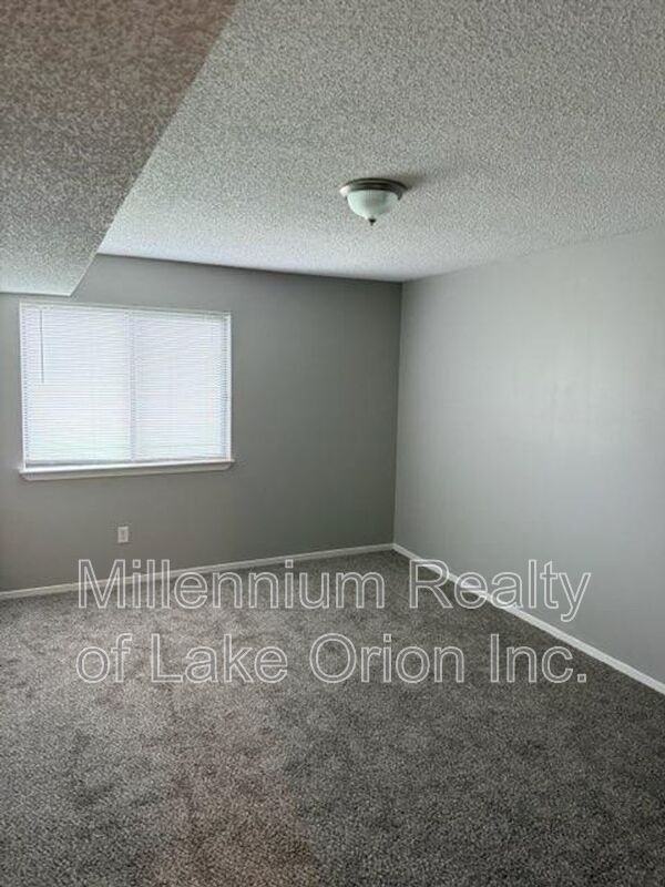 25 Louck St #5 - Photo 6 of 9
