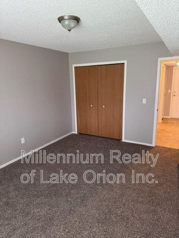 25 Louck St #5 - Photo 7 of 9