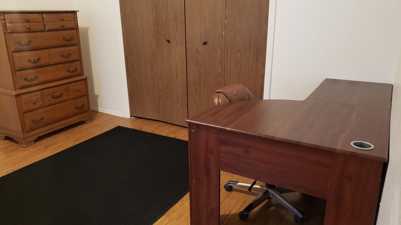 1013 West 13th Street - Photo 6 of 6