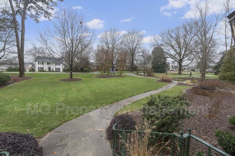 4023 Arborway - Photo 4 of 50