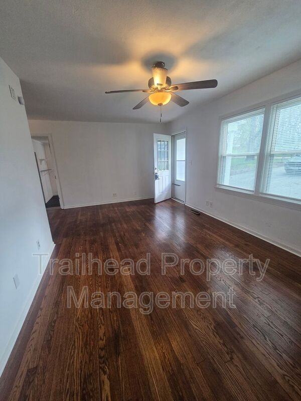 6714 Richmond Ave - Photo 5 of 19