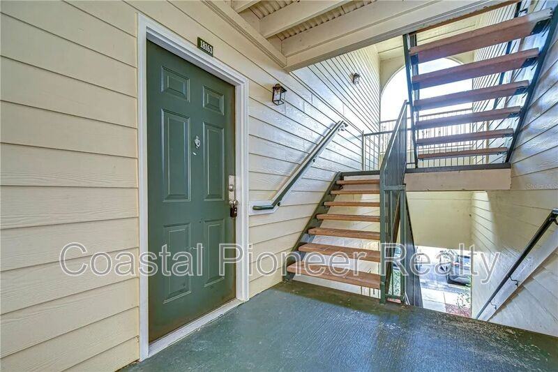 18163 Bridle Club Dr - Photo 3 of 15