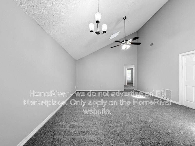 1854 Alberta Ct N - Photo 5 of 26