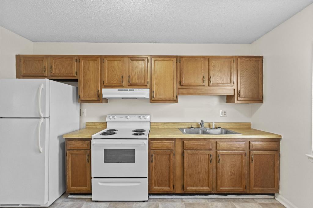 2318 Indian Drive - Photo 7 of 33
