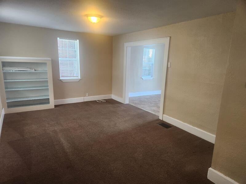 801 N Gladstone Ave - Photo 3 of 20