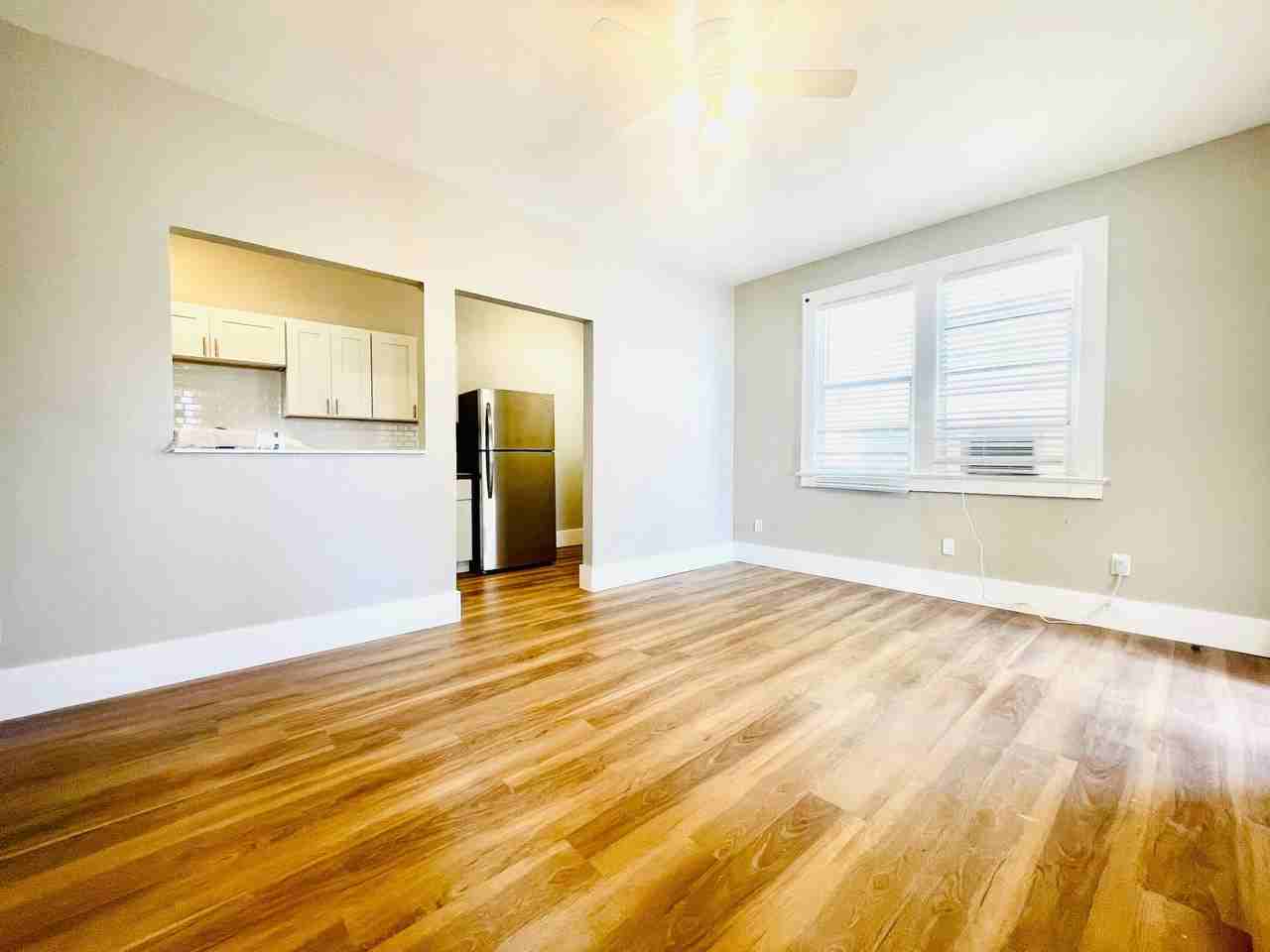 307- 311 South Grandview Avenue - Photo 5 of 50