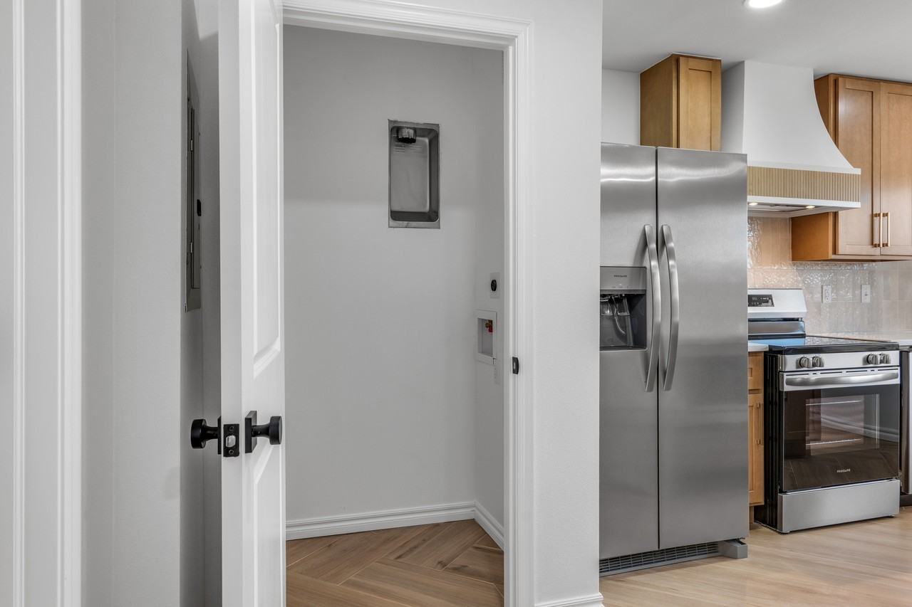 1119 South Rockford Avenue - Photo 5 of 50