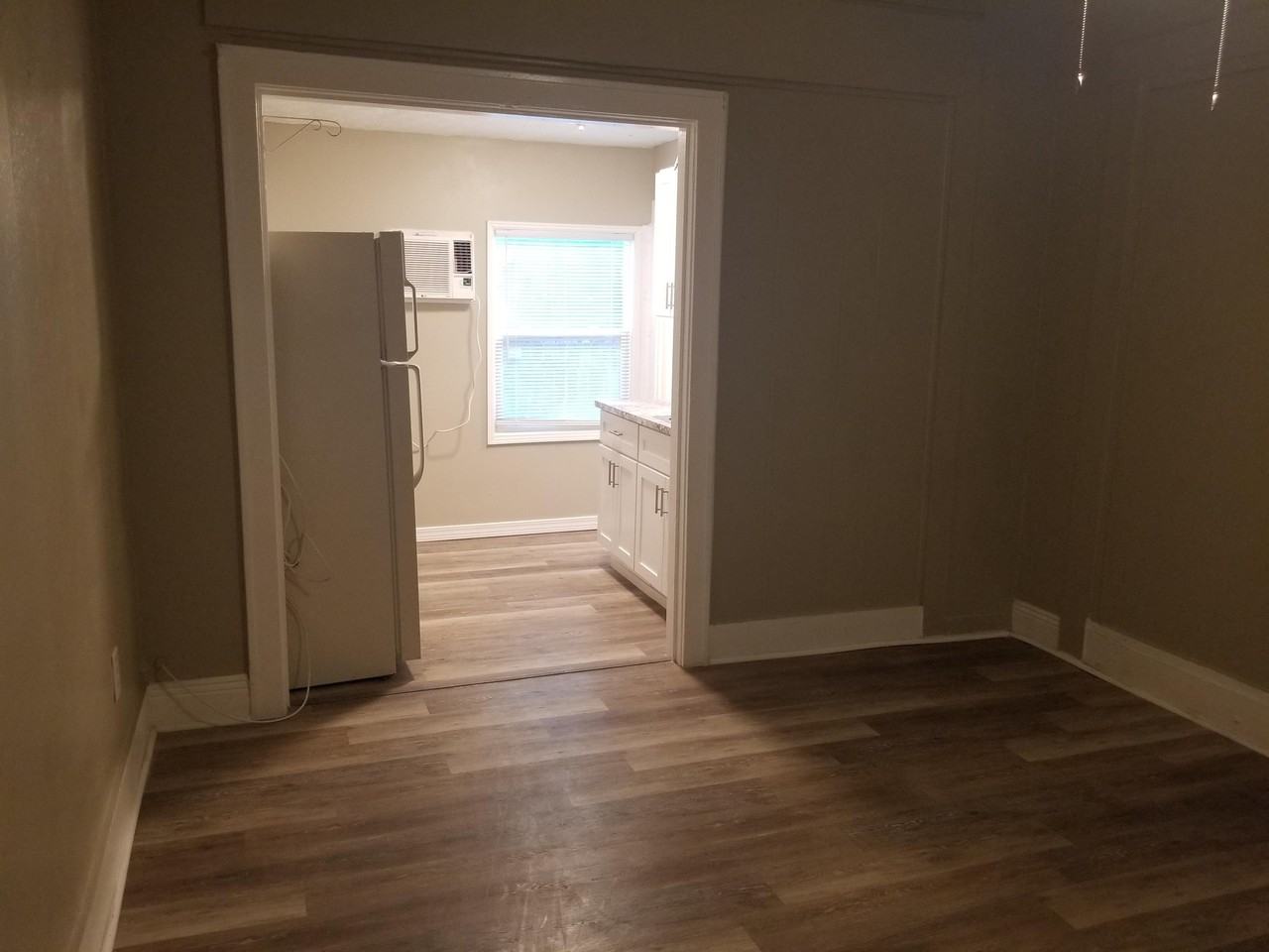 318 East Tarpon Avenue - Photo 5 of 50