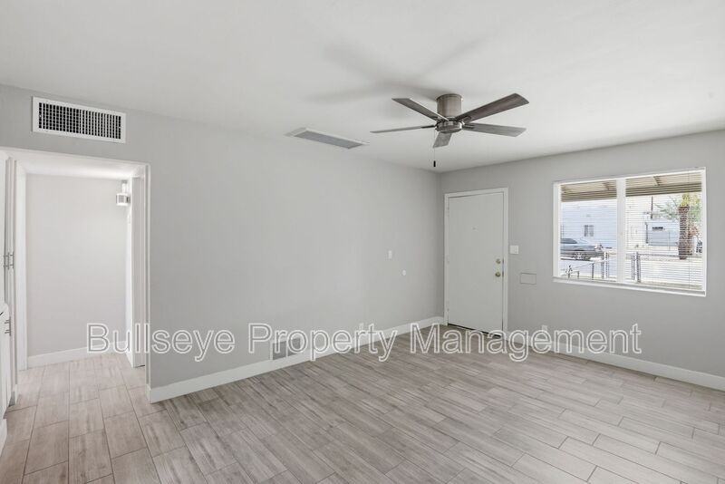 1721 E Moreland St - Photo 6 of 18