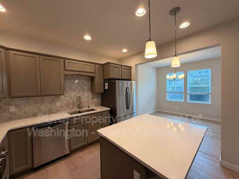 3238 64th Ln Sw - Photo 3 of 20