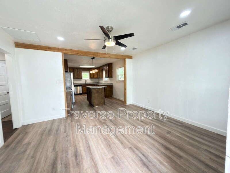 1804 Andrew Ave - Photo 5 of 19