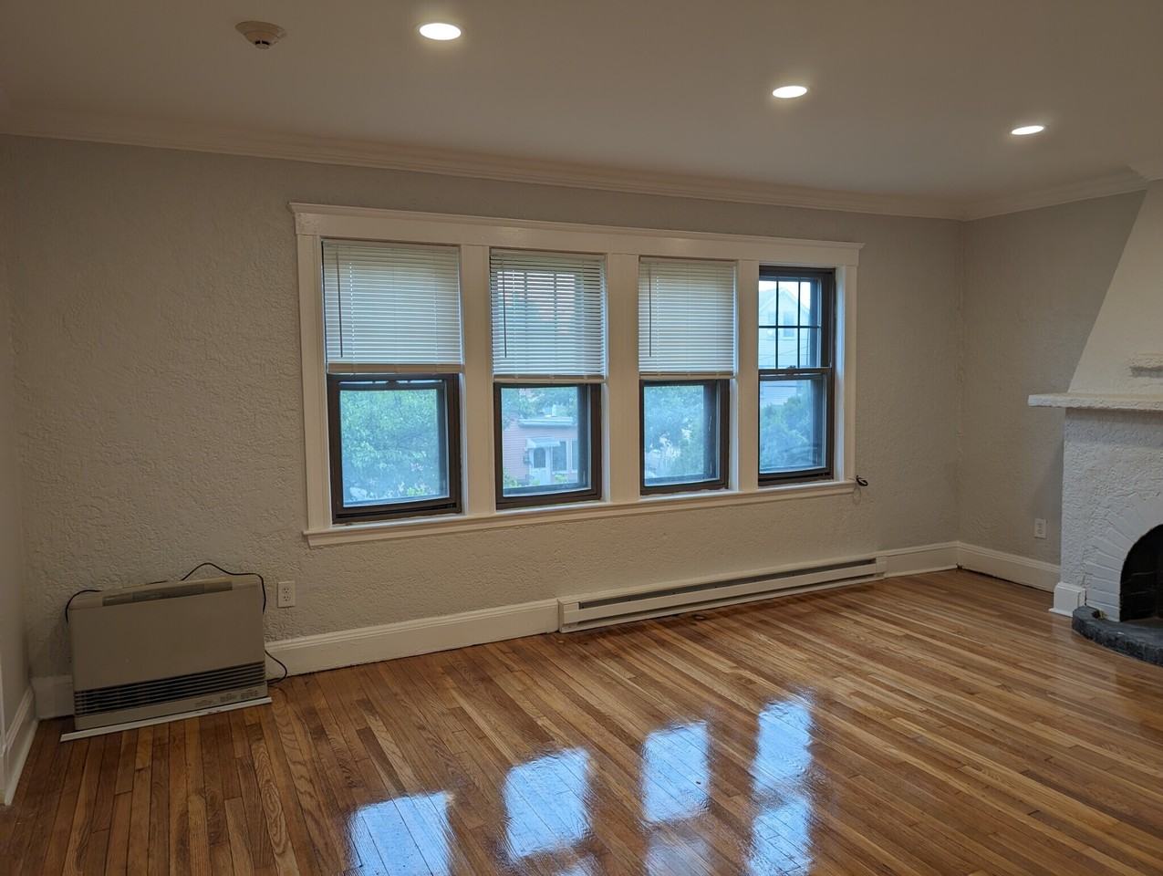 720-740 Winthrop Ave - Photo 3 of 20