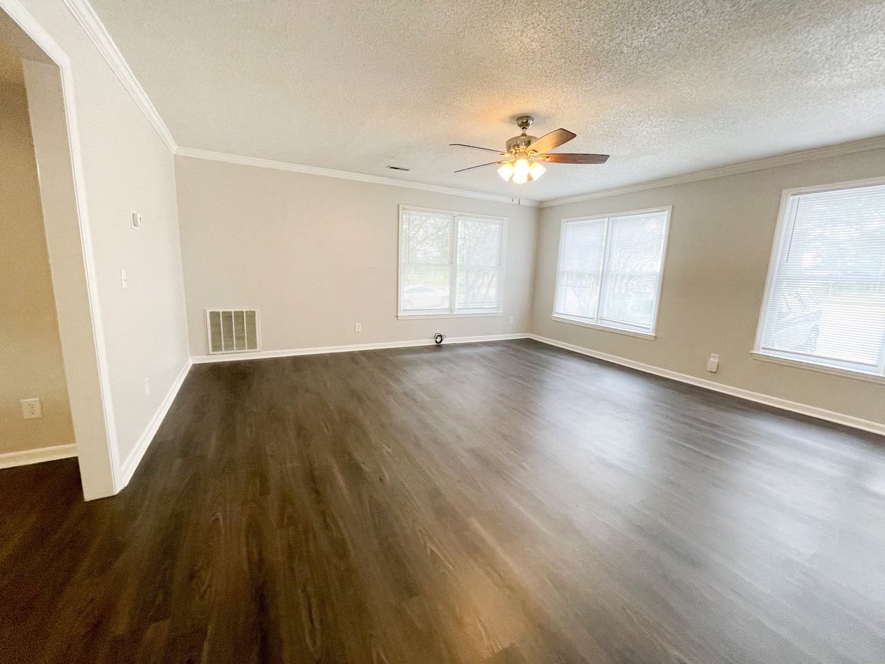 1511 Kathleen - Photo 5 of 19