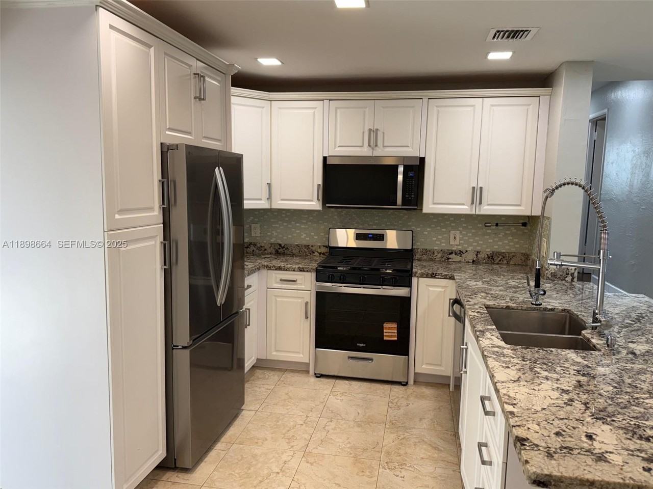 1498 Southwest 47th Avenue - Photo 3 of 33