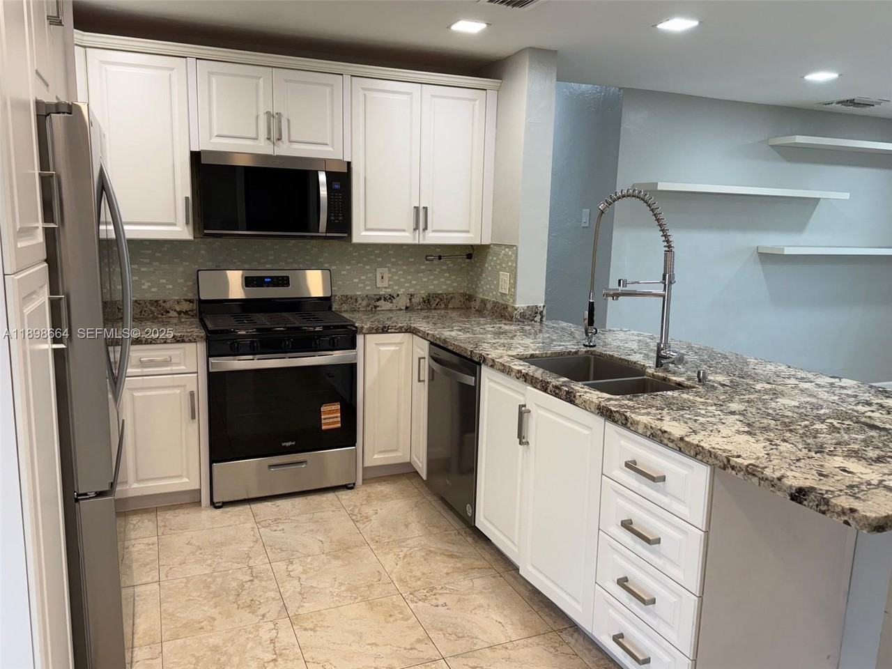 1498 Southwest 47th Avenue - Photo 4 of 33