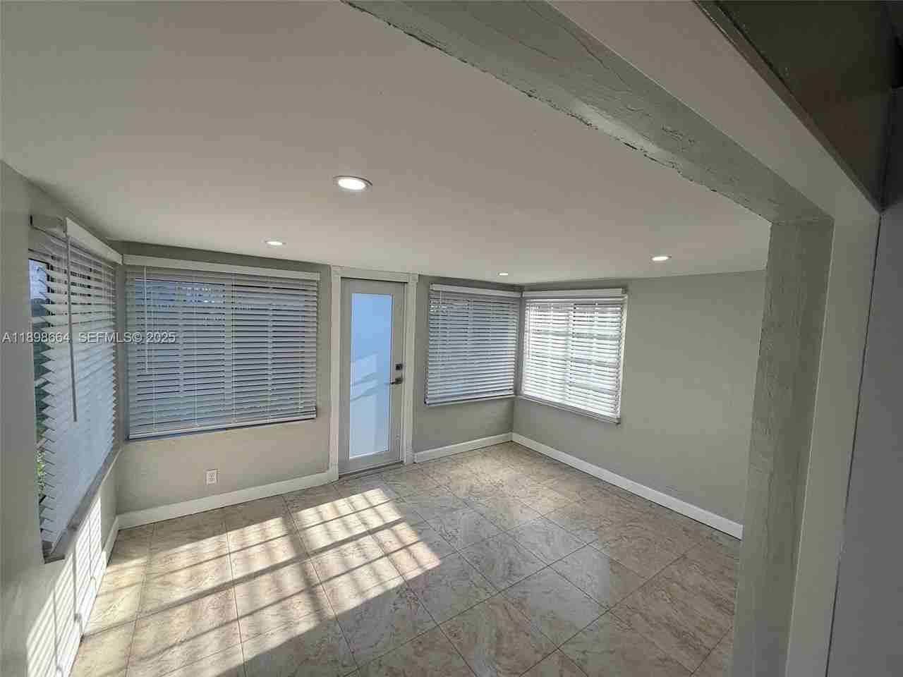 1498 Southwest 47th Avenue - Photo 6 of 33