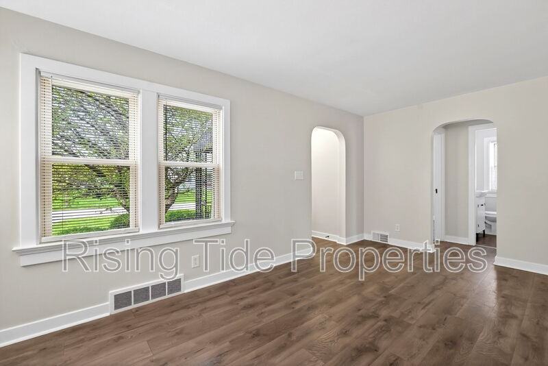 1512 Emmons Ave - Photo 3 of 17