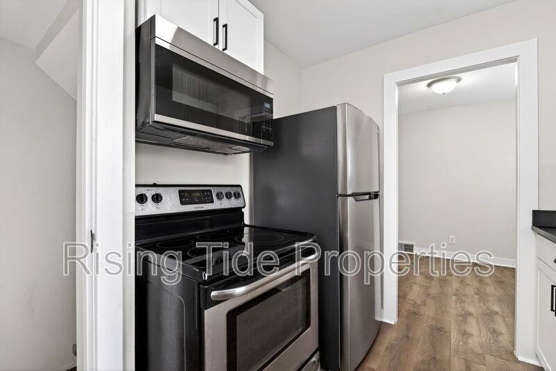 1512 Emmons Ave - Photo 6 of 17