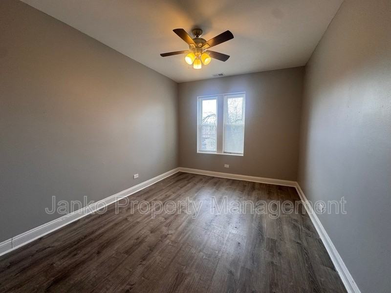 525 N Homan Ave #2S - Photo 2 of 9