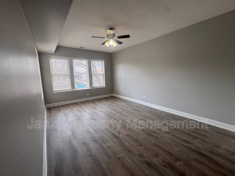525 N Homan Ave #2S - Photo 3 of 9